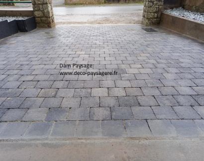 Cambelstone est un pavé au côtés tambourinés, qui lui donne un aspect rustique. Résistant et indéformable