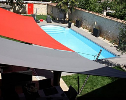 Voiles d'ombrage ou toiles tendues